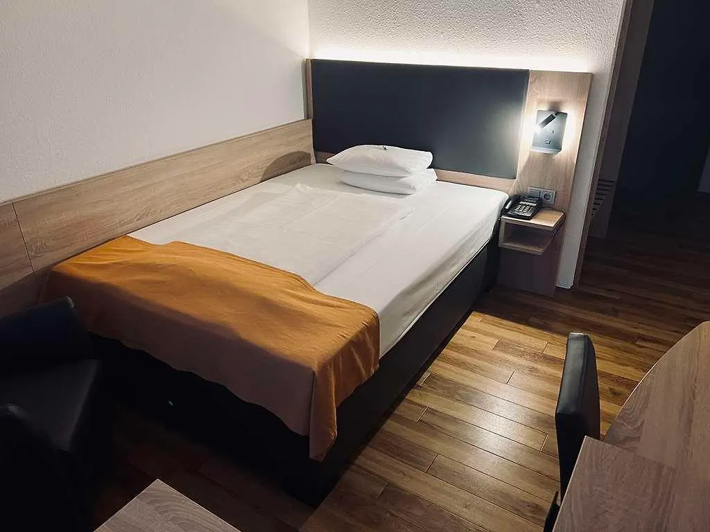 Arvena Messe Hotel Norimberk 3*,