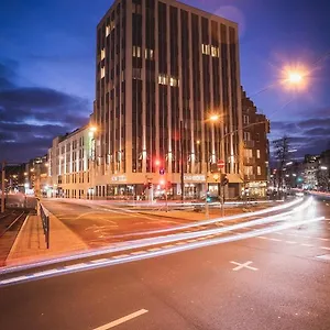 https://henri-hotel-dusseldorf-downtown.topcolognehotels.com